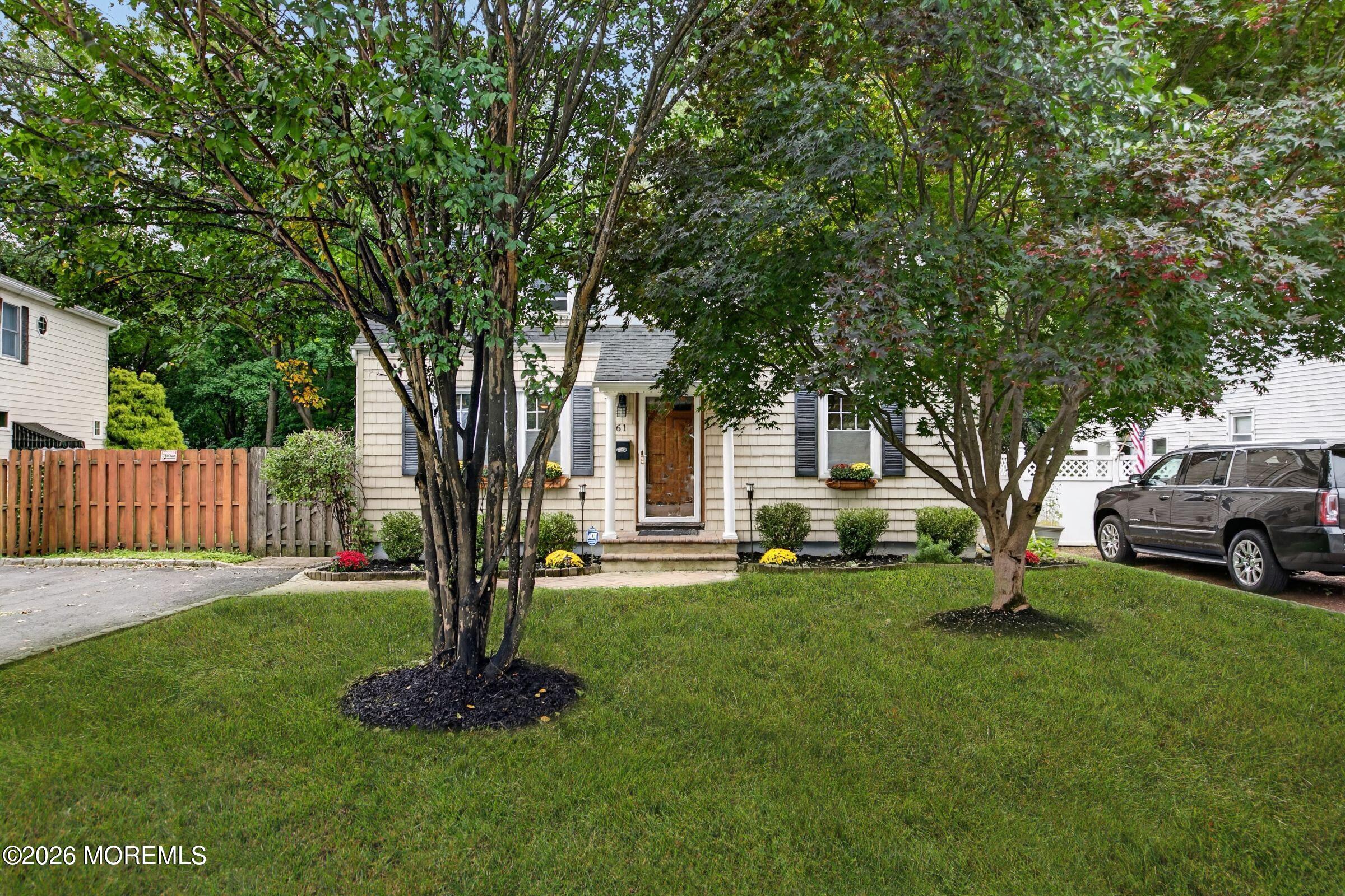 61 Alameda Court Shrewsbury Boro NJ 07702