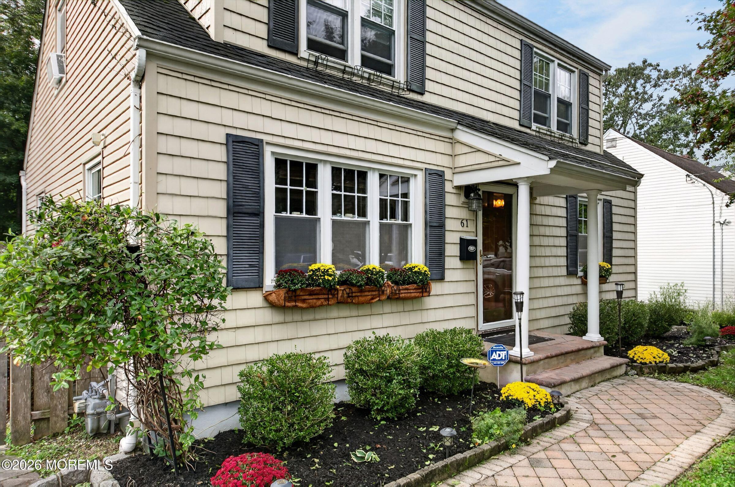 61 Alameda Court Shrewsbury Boro NJ 07702