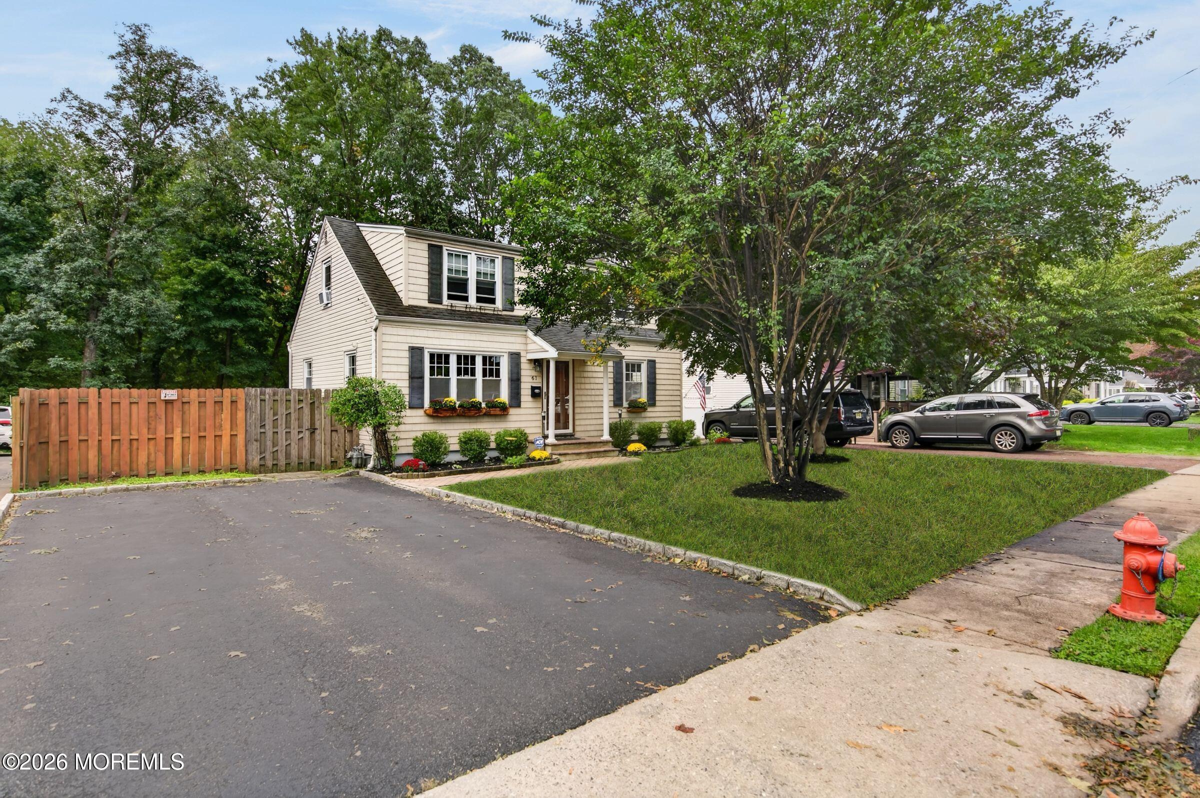 61 Alameda Court Shrewsbury Boro NJ 07702