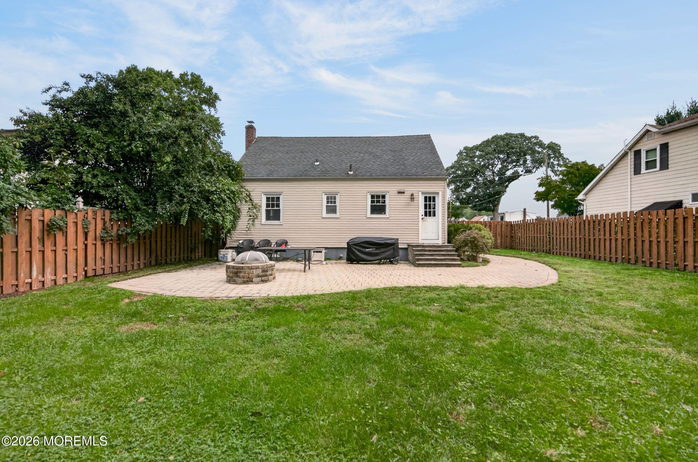 61 Alameda Court Shrewsbury Boro NJ 07702