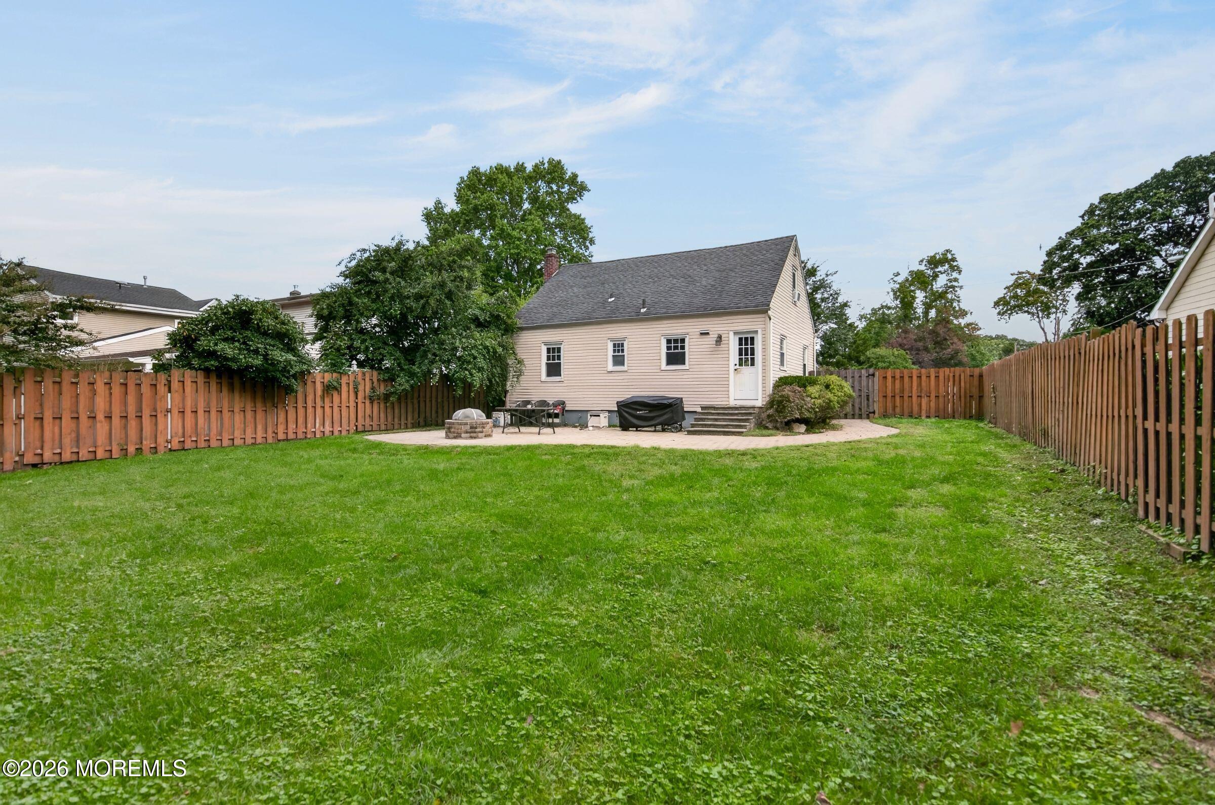 61 Alameda Court Shrewsbury Boro NJ 07702