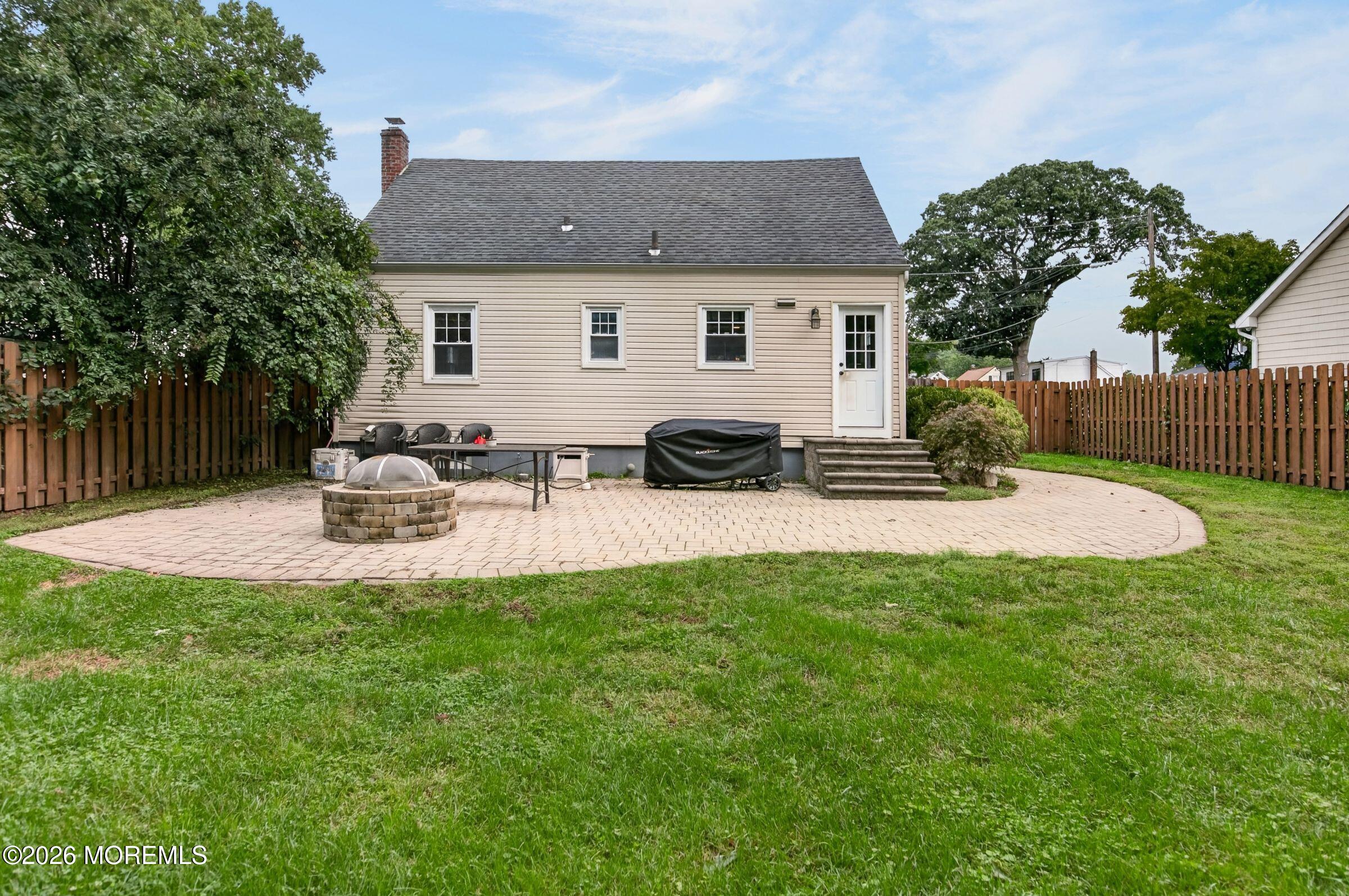 61 Alameda Court Shrewsbury Boro NJ 07702