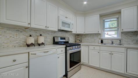 25 Lake Avenue Helmetta NJ 08828