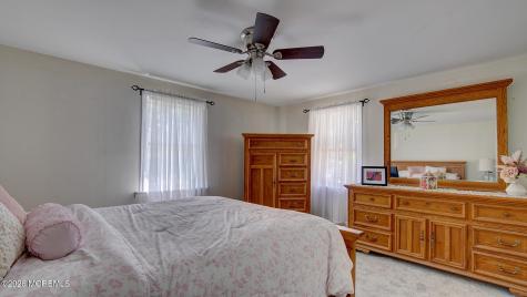 25 Lake Avenue Helmetta NJ 08828