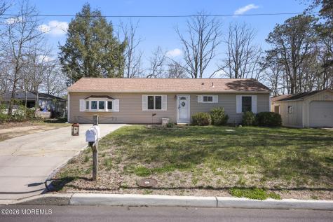 4 Spruce Road Howell NJ 07731