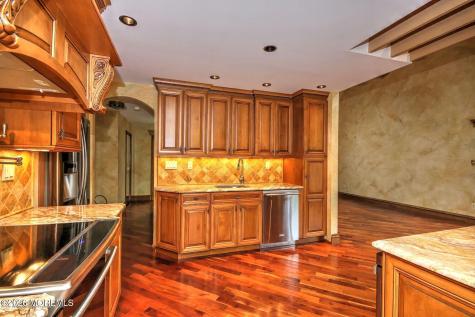 6 Hillcrest Road Manalapan NJ 07726