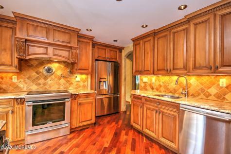 6 Hillcrest Road Manalapan NJ 07726