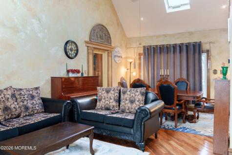 6 Hillcrest Road Manalapan NJ 07726