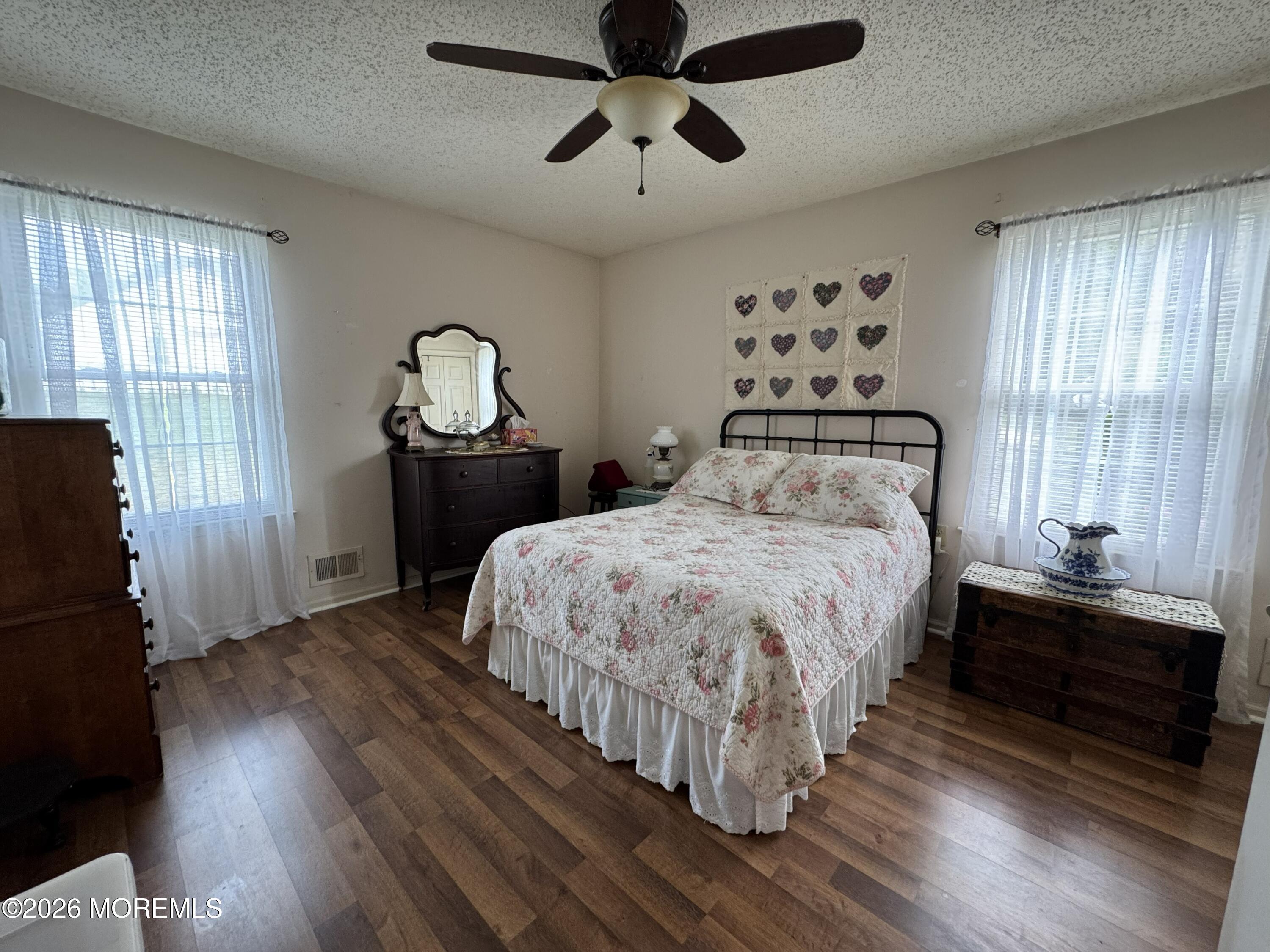 2 Dove Tree Court Barnegat NJ 08005