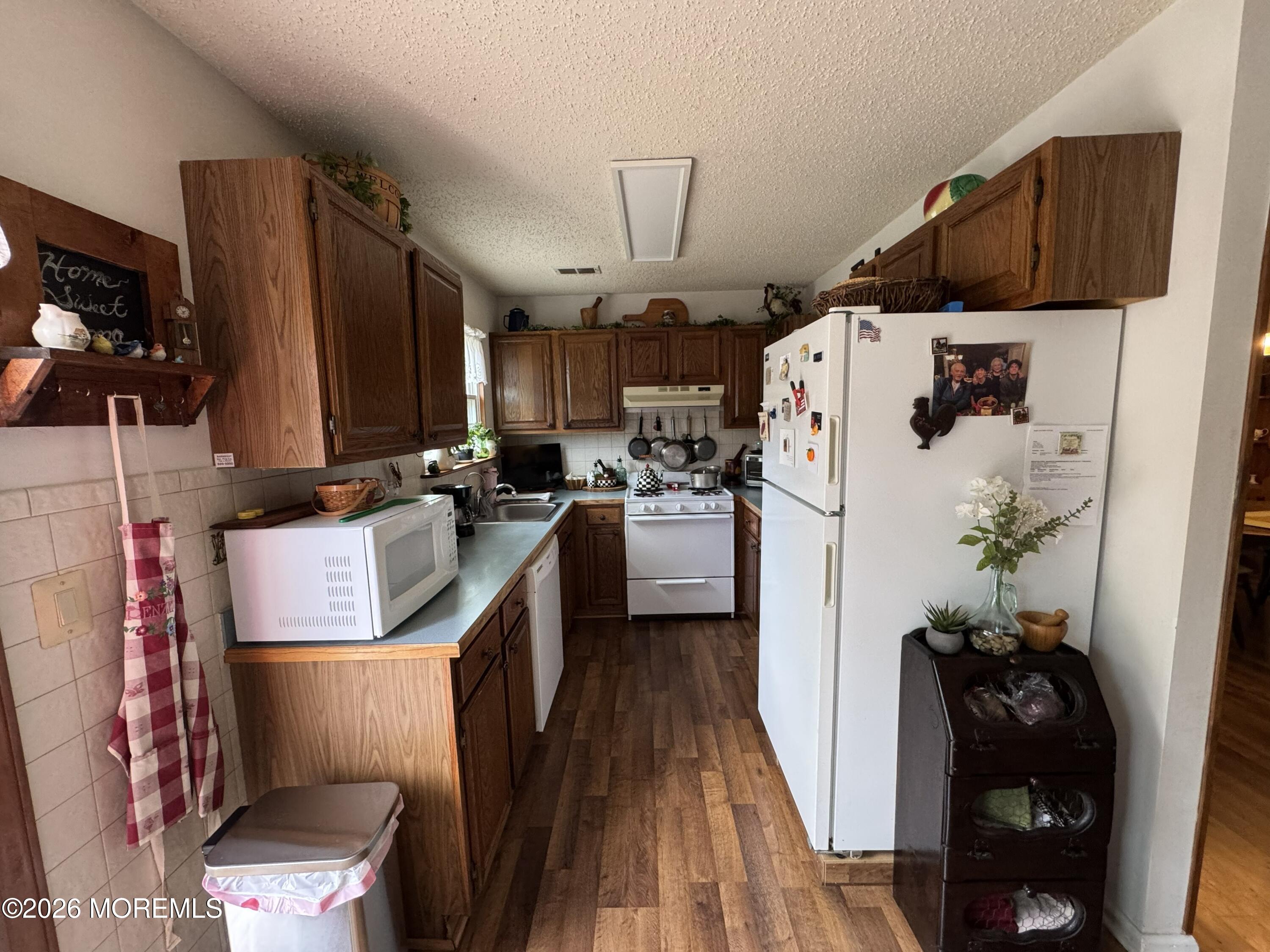 2 Dove Tree Court Barnegat NJ 08005