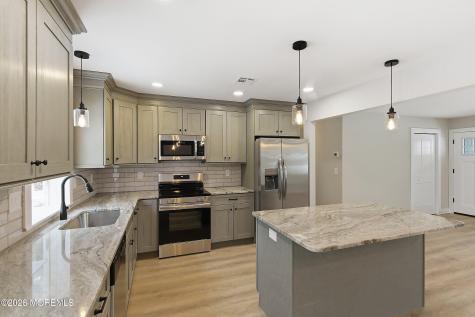 10 Woodbury Court Toms River NJ 08757