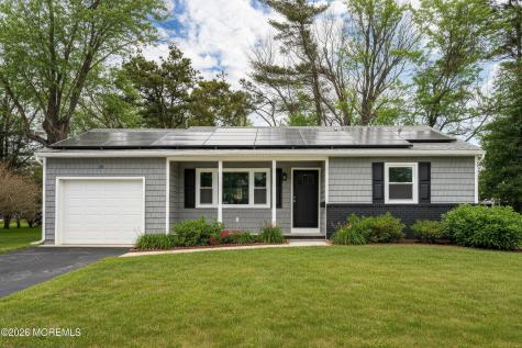 10 Woodbury Court Toms River NJ 08757