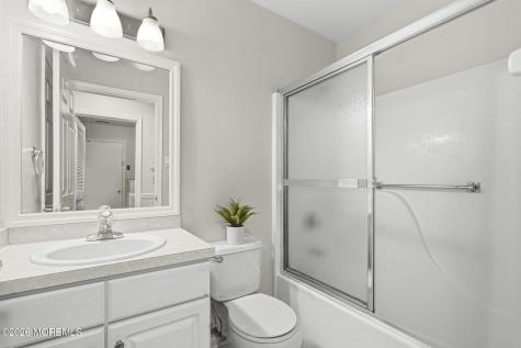 22 Arthur Court Jackson NJ 08527