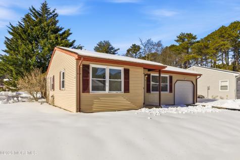 91 Westport Drive Whiting NJ 08759