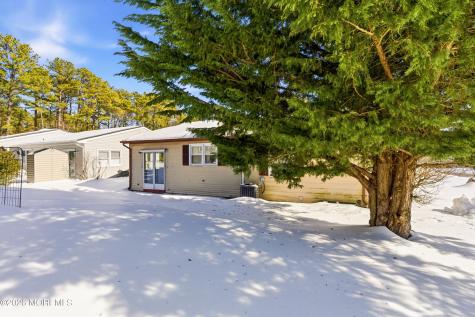91 Westport Drive Whiting NJ 08759