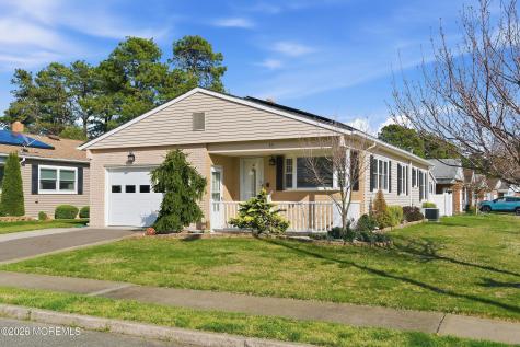55 Woodstock Drive Toms River NJ 08757