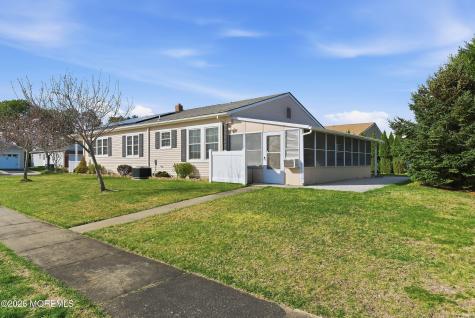 55 Woodstock Drive Toms River NJ 08757