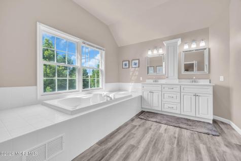 64 Monkton Road Manalapan NJ 07726