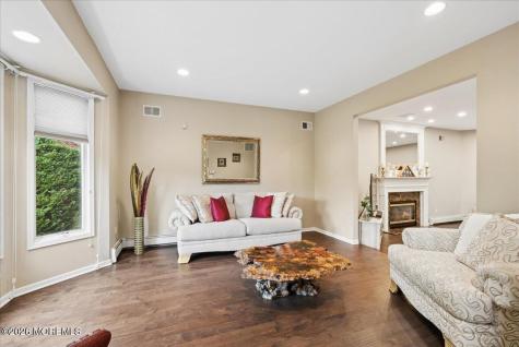 5 Martin Court Manalapan NJ 07726
