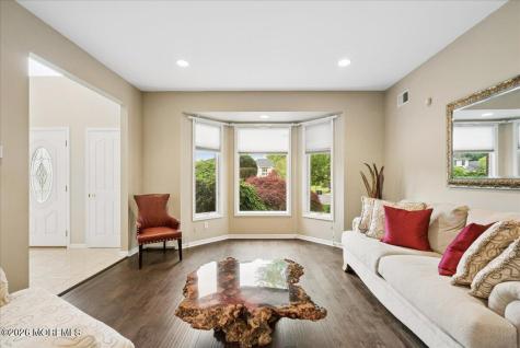 5 Martin Court Manalapan NJ 07726