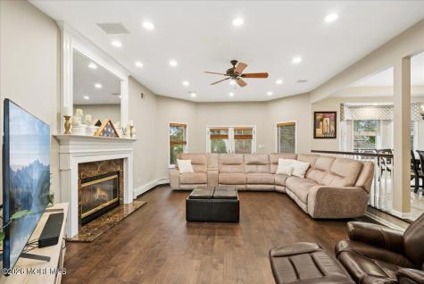 5 Martin Court Manalapan NJ 07726