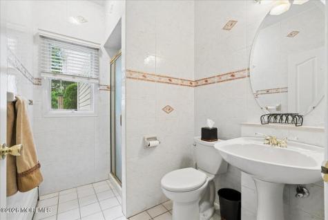 5 Martin Court Manalapan NJ 07726