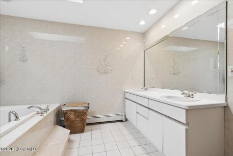 5 Martin Court Manalapan NJ 07726