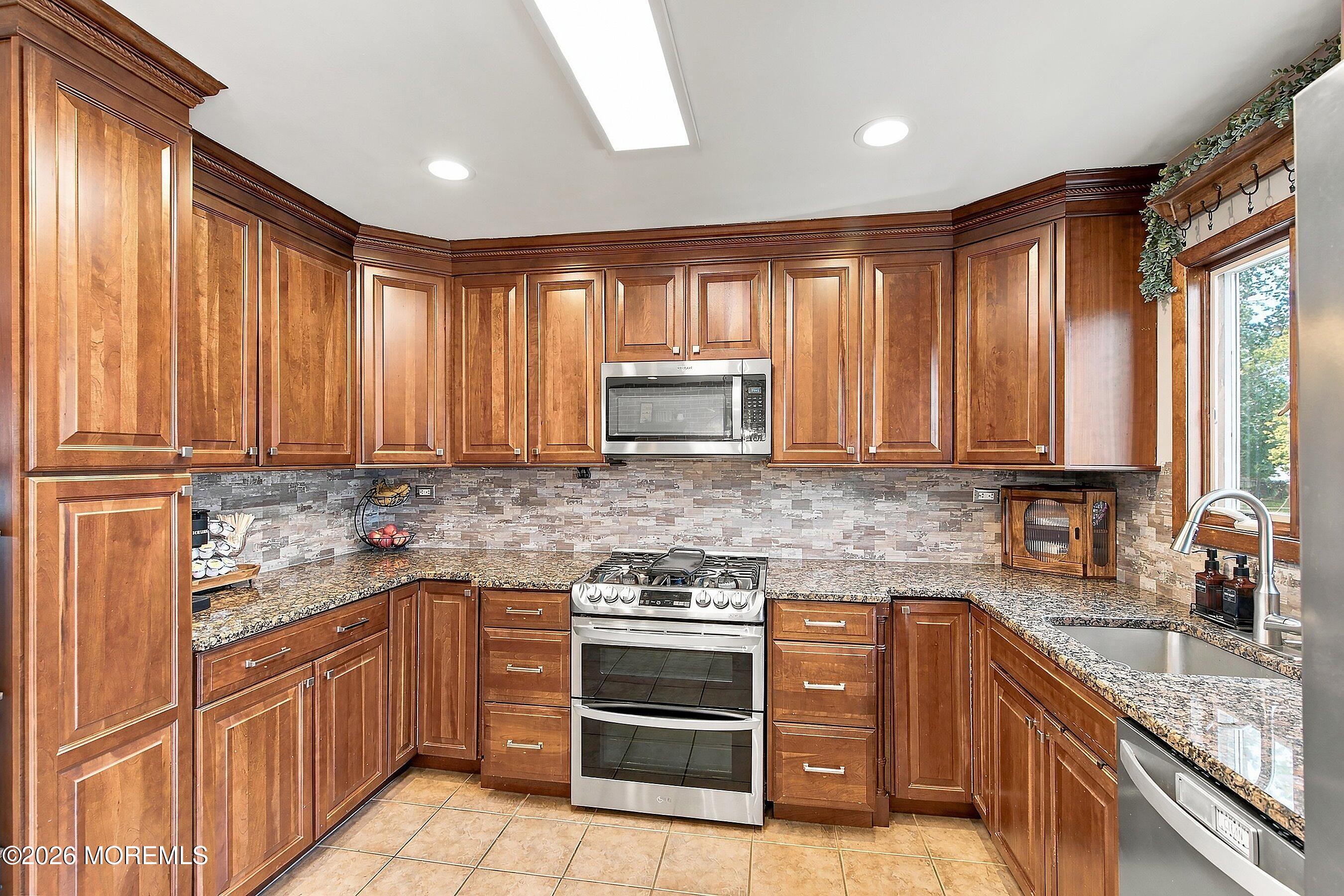 11 Stratford Drive Manalapan NJ 07726