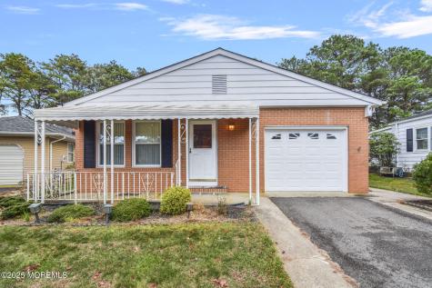 6 Villa Bella Court Toms River NJ 08757