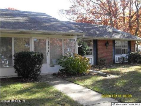381B Chatham Court Lakewood NJ 08701