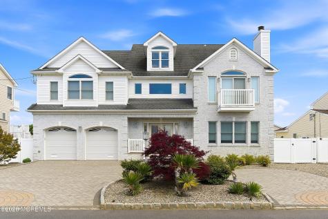 17 Lagoon Drive W Toms River NJ 08753
