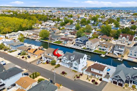 17 Lagoon Drive W Toms River NJ 08753