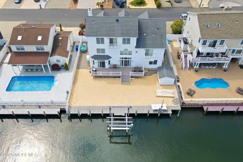 17 Lagoon Drive W Toms River NJ 08753