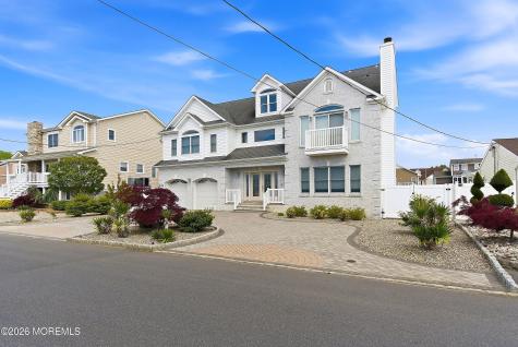 17 Lagoon Drive W Toms River NJ 08753