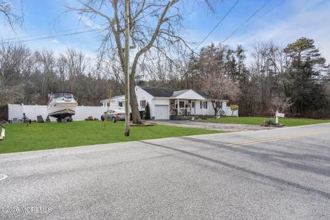 619 Clairmore Avenue Lanoka Harbor NJ 08734