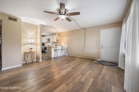 39 Cambridge Court Lakewood NJ 08701