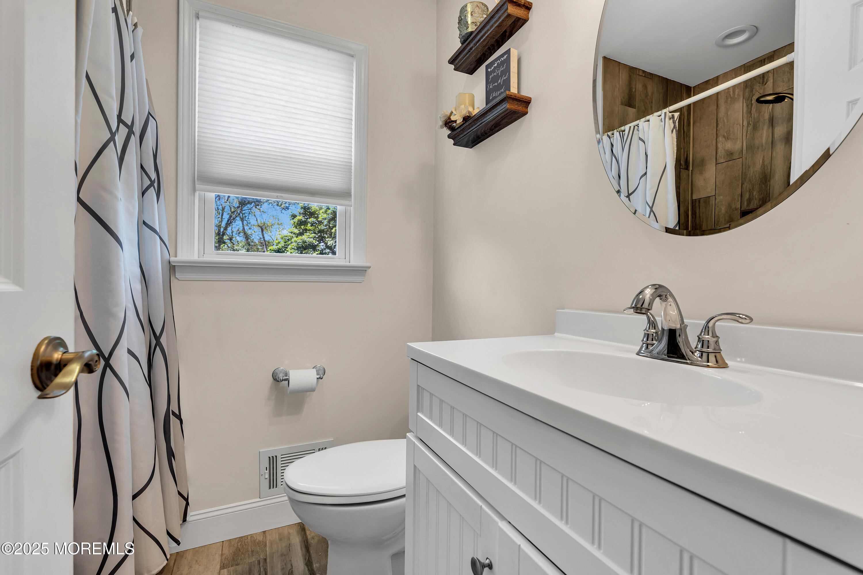 17 Acorn Drive Middletown NJ 07748