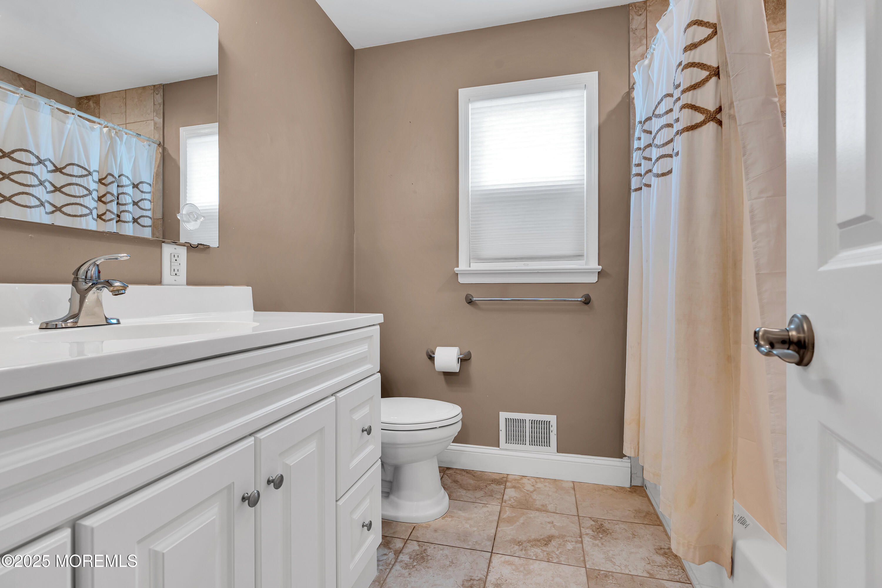 17 Acorn Drive Middletown NJ 07748