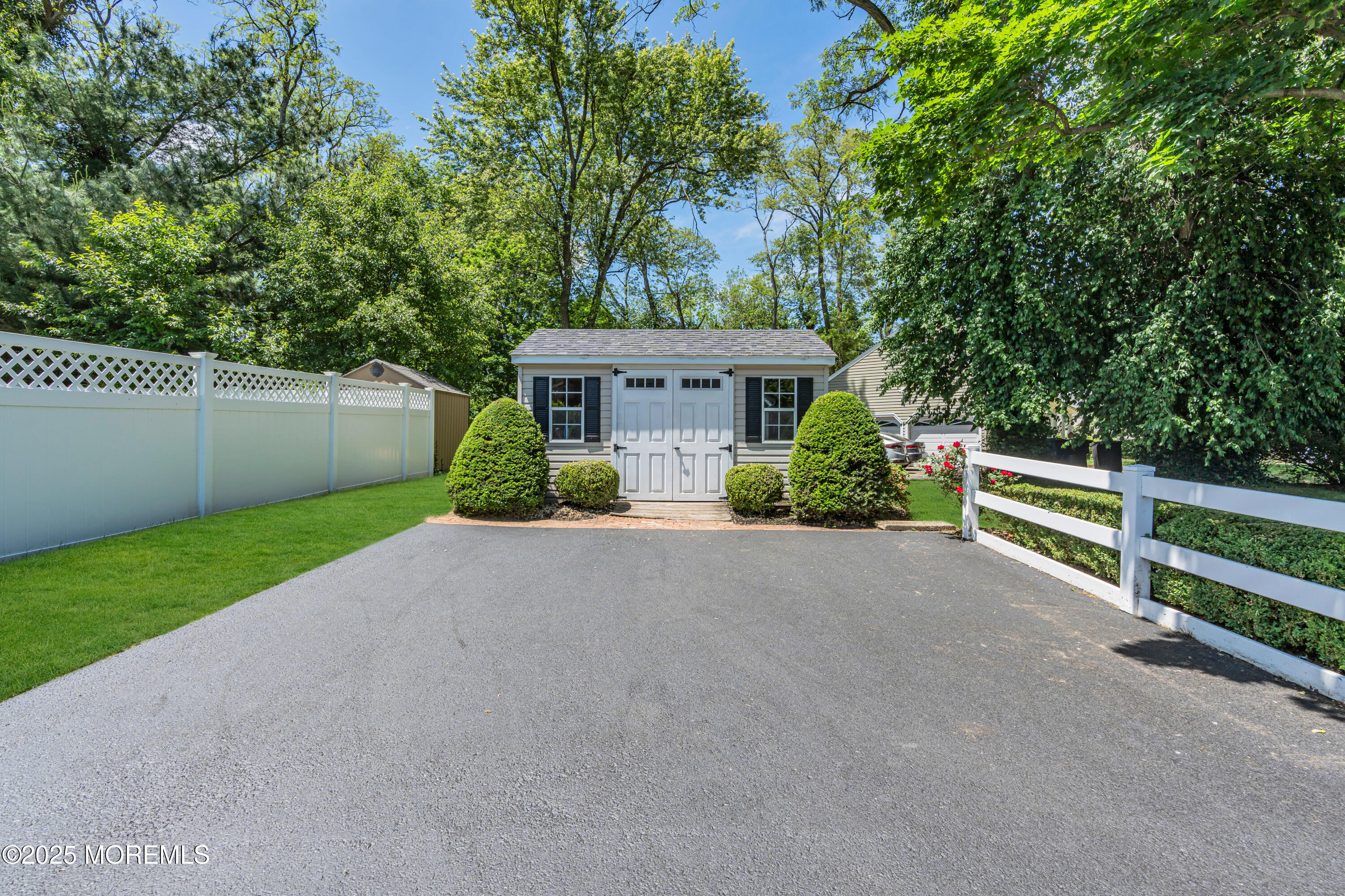 17 Acorn Drive Middletown NJ 07748