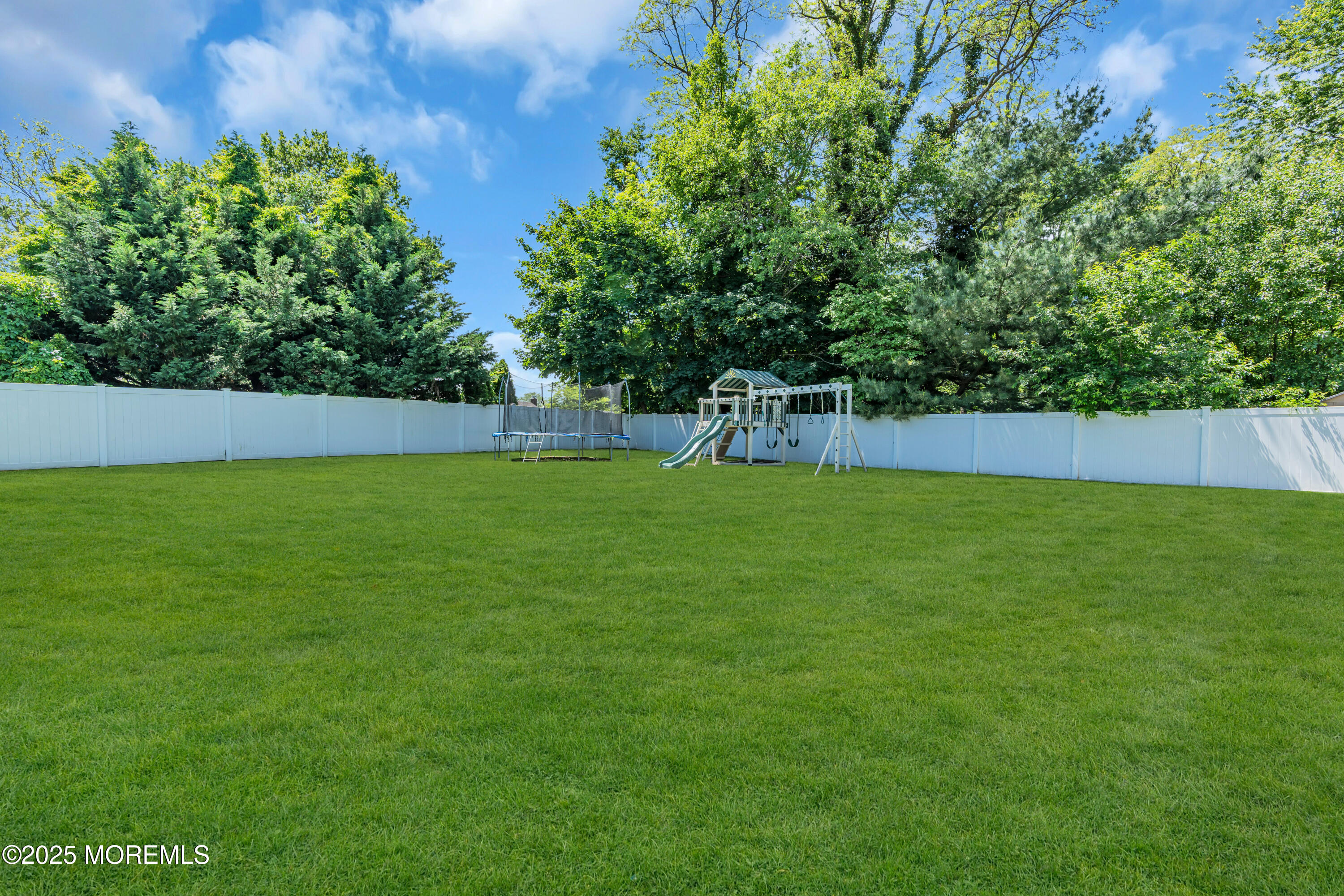 17 Acorn Drive Middletown NJ 07748