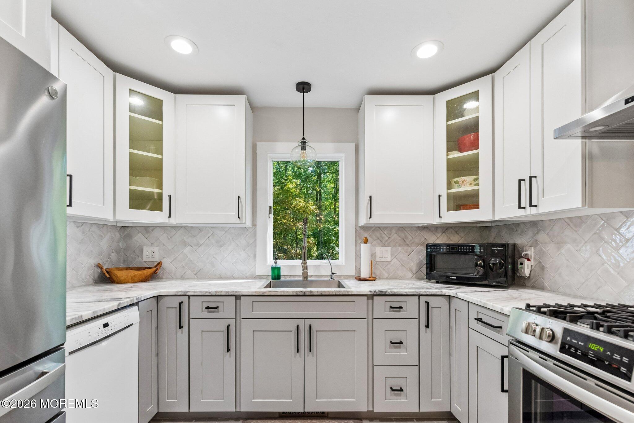 6 Rues Road Cream Ridge NJ 08514