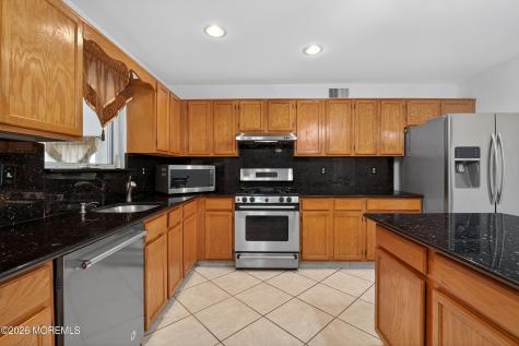5 Dan Court Old Bridge NJ 08857