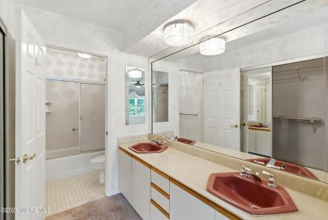 1188B Thornbury Lane Manchester NJ 08759