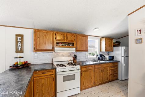 48 Pine Creek Village Hazlet NJ 07730