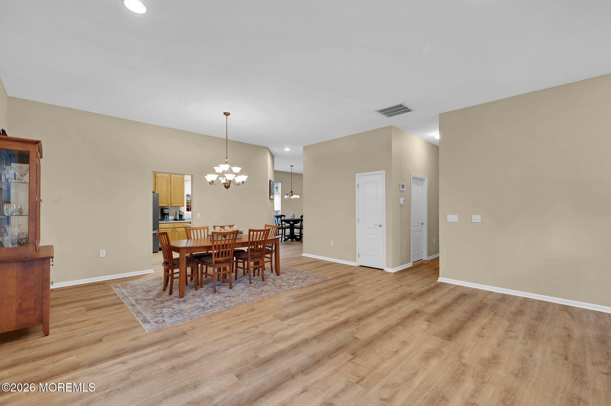 19 Goldenedge Way Lakewood NJ 08701
