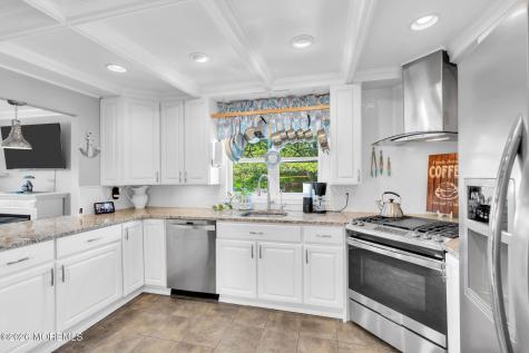 24 Taylor Avenue North Middletown NJ 07748
