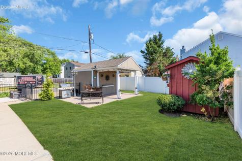 24 Taylor Avenue North Middletown NJ 07748