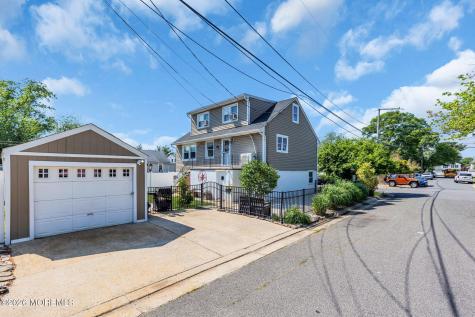 24 Taylor Avenue North Middletown NJ 07748
