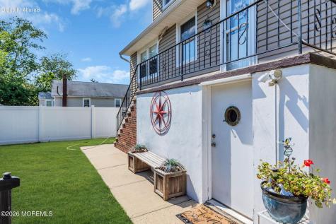 24 Taylor Avenue North Middletown NJ 07748