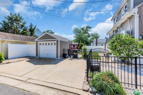 24 Taylor Avenue North Middletown NJ 07748
